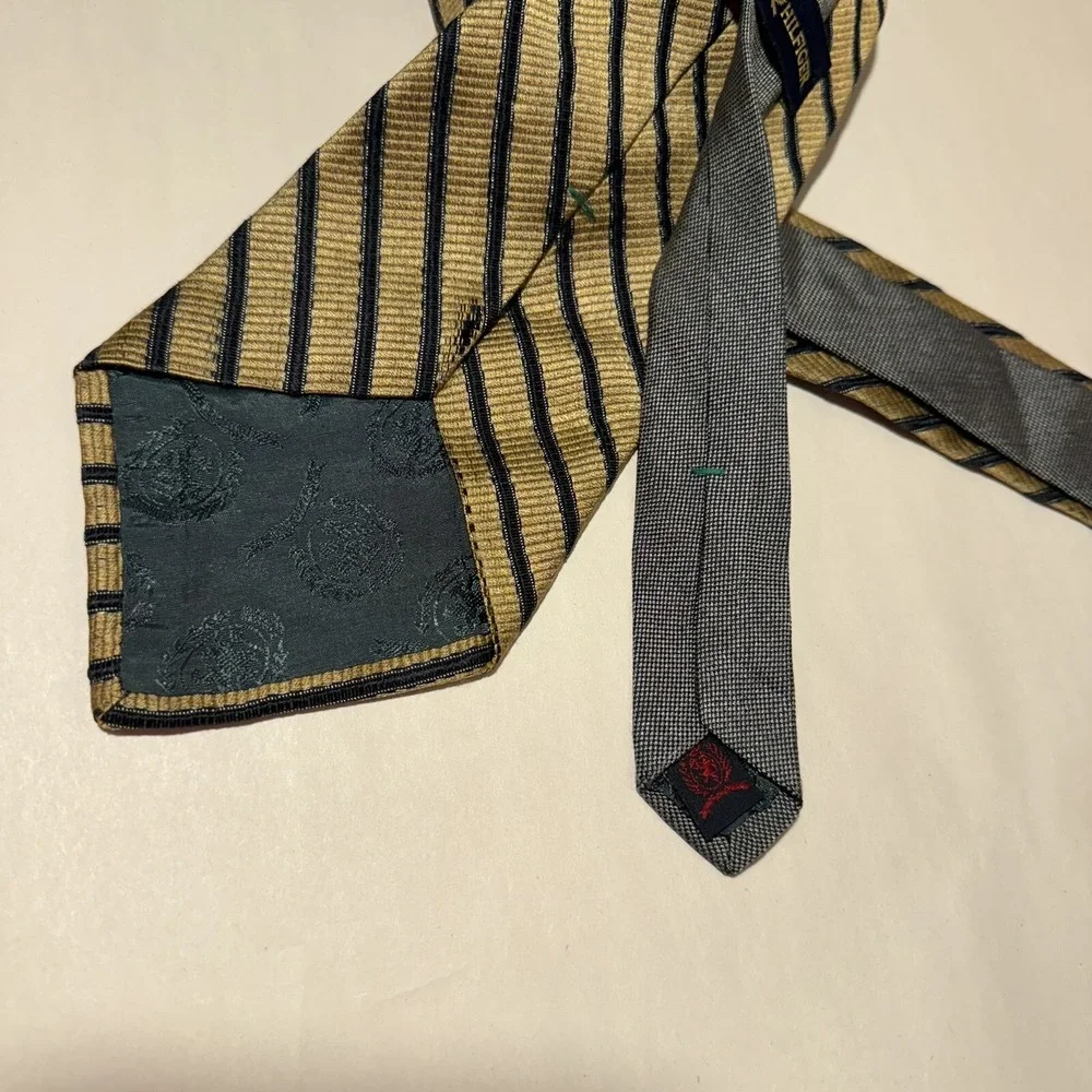 Tommy‎ Hilfiger Men's Silk Necktie Tie Striped Vintage USA